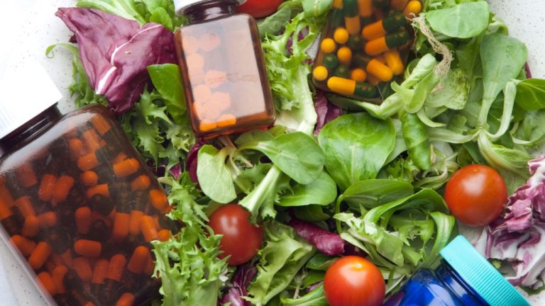 10 combinatii de medicamente si alimente care trebuie evitate