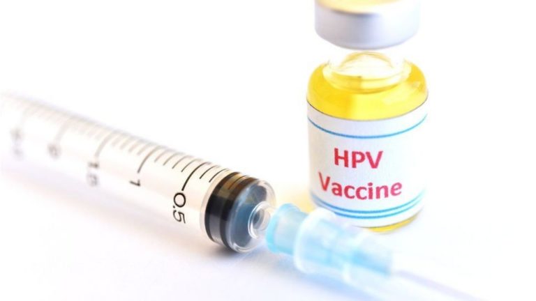 Vaccin HPV la adult. Cum te protejezi de cancer de col uterin?
