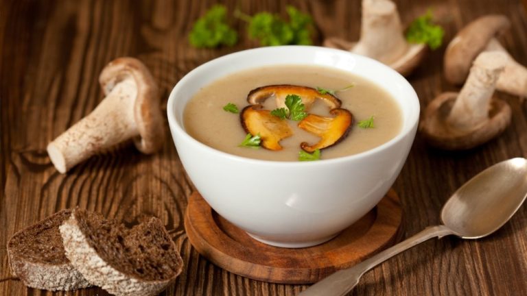 Supa cremă de ciuperci pleurotus. Rețeta de post