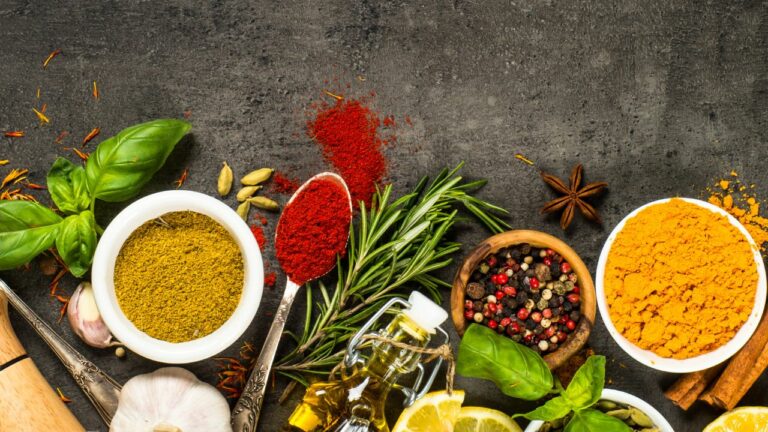 10 condimente si ierburi aromatice cu proprietăți vindecătoare