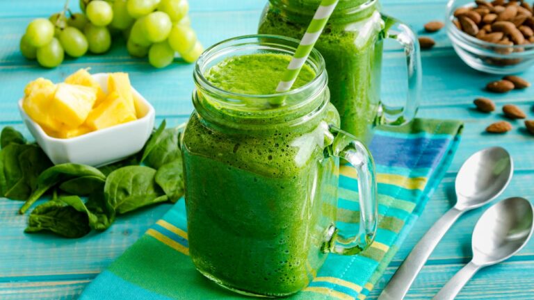 Smoothie cu spanac și struguri pentru necesarul zilnic de minerale