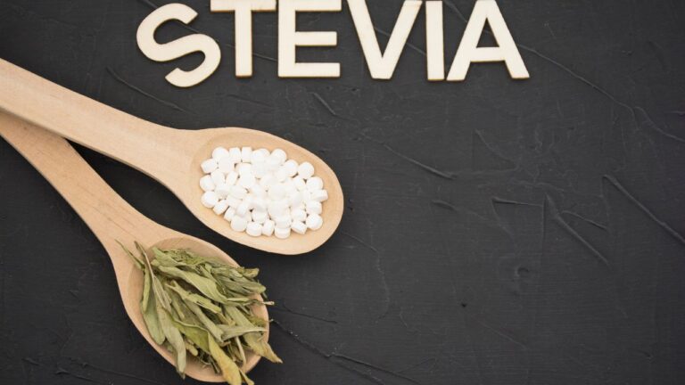 Stevia: cum știm dacă folosim un îndulcitor 100% natural?